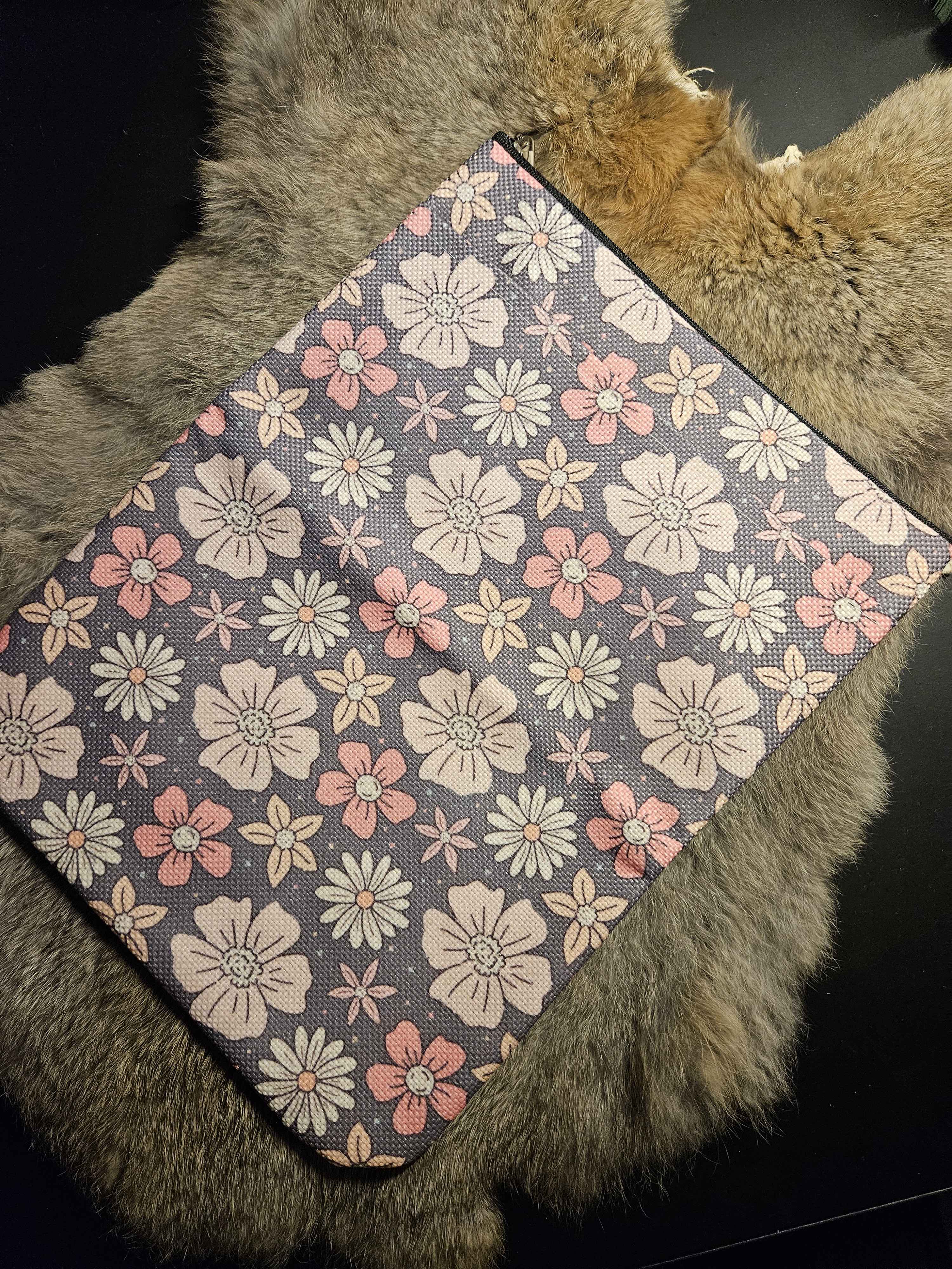 Pink flowers e-reader / book pouch