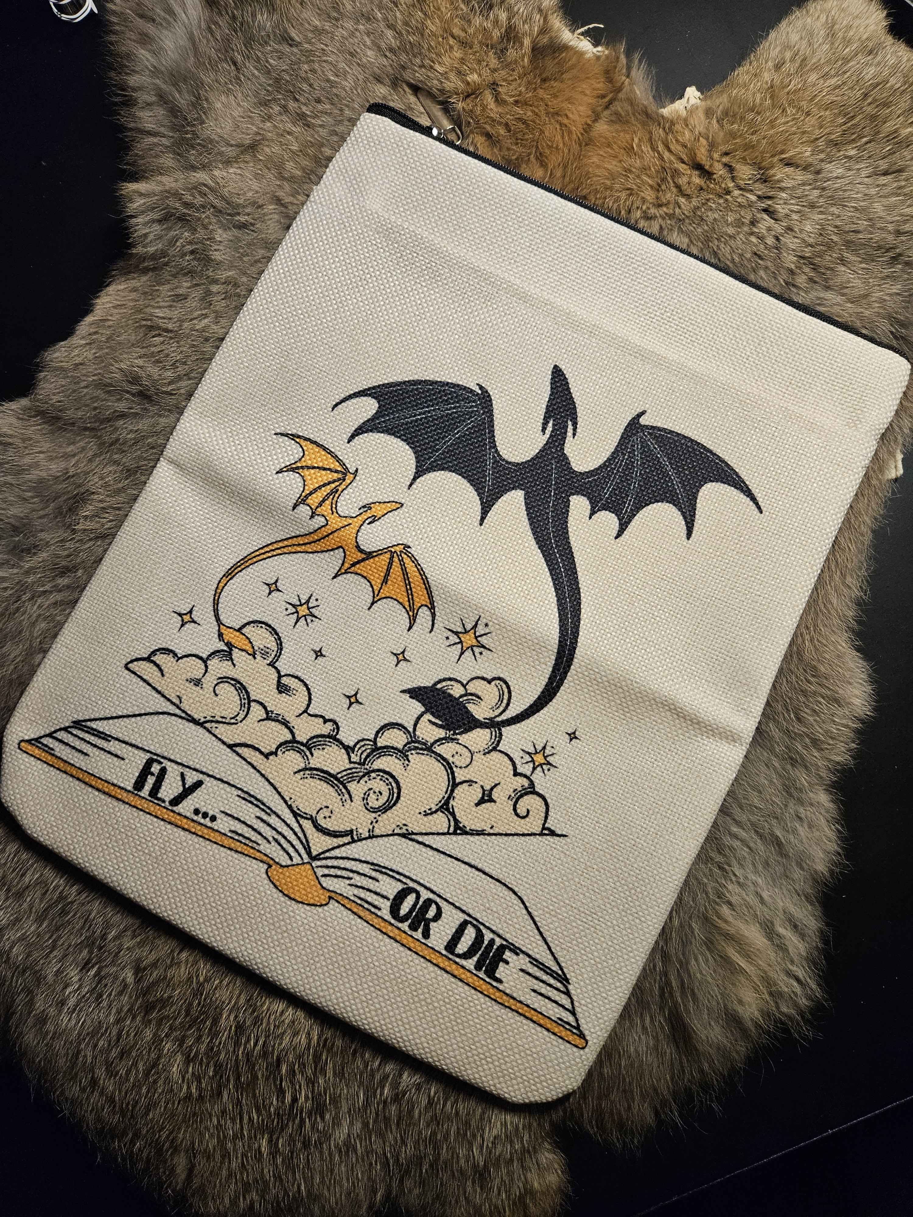 Fourth Wing book/ E-reader pouch