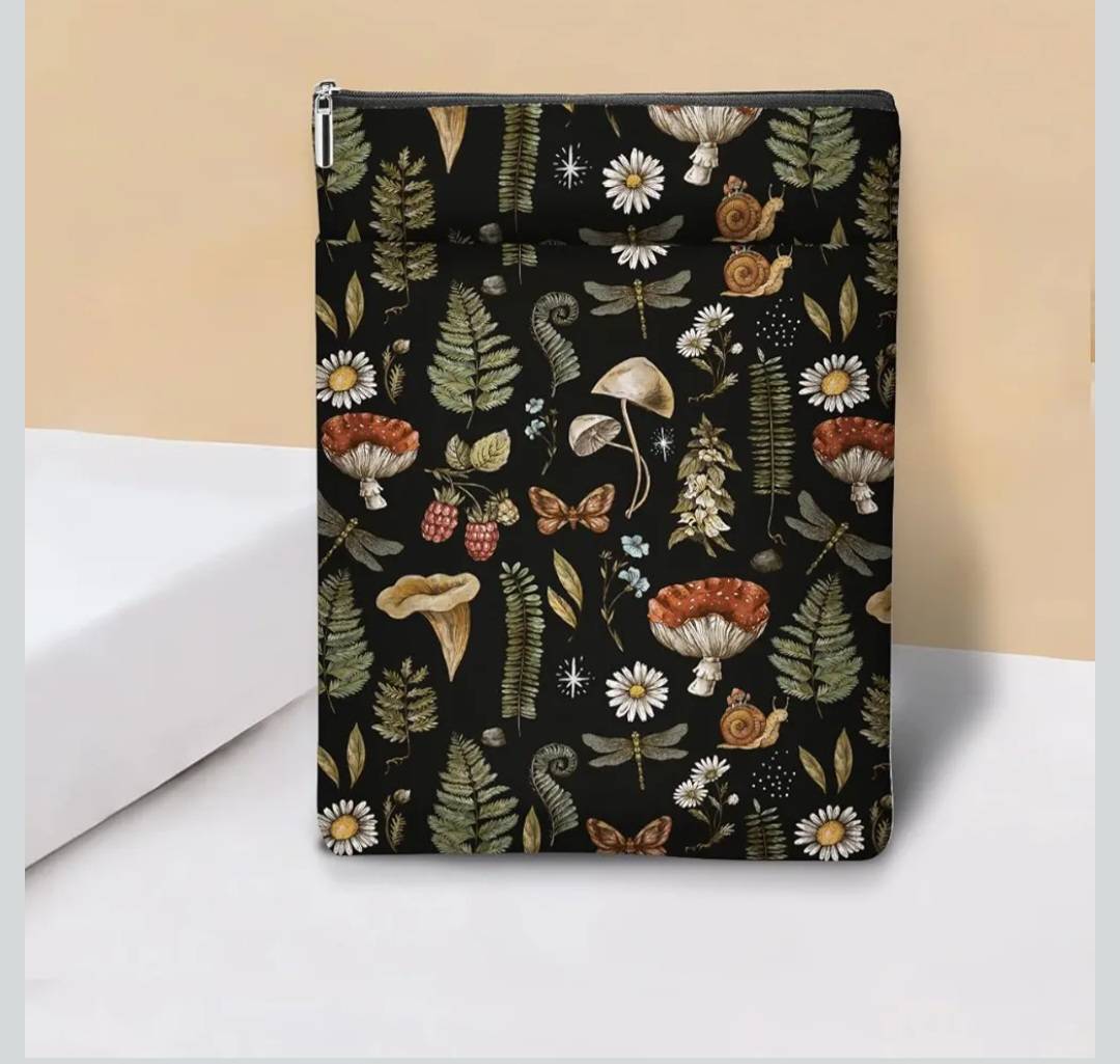 Woodlands book/ e-reader pouch